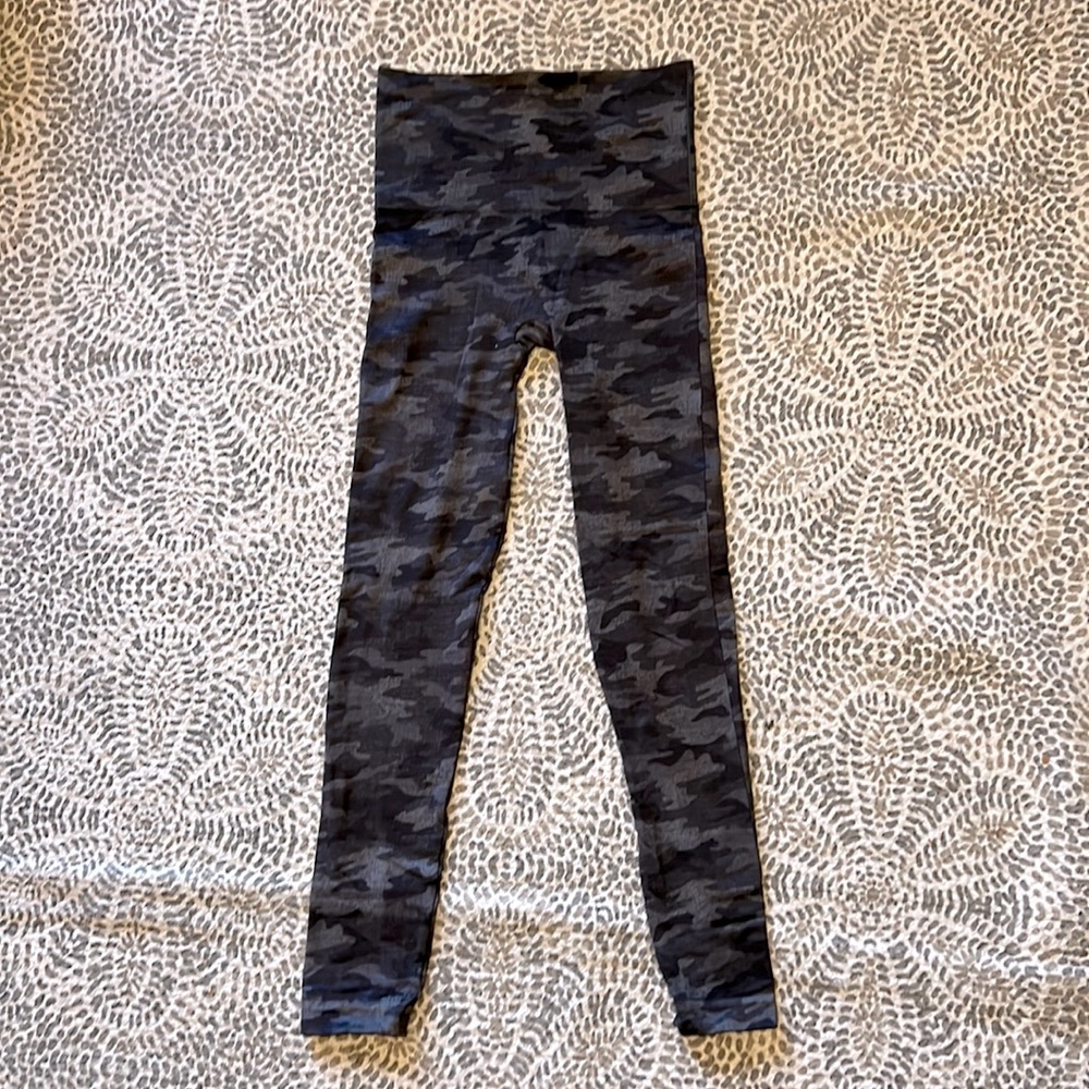 Spanx Look At Me Now Seamless Heath Camo size Small